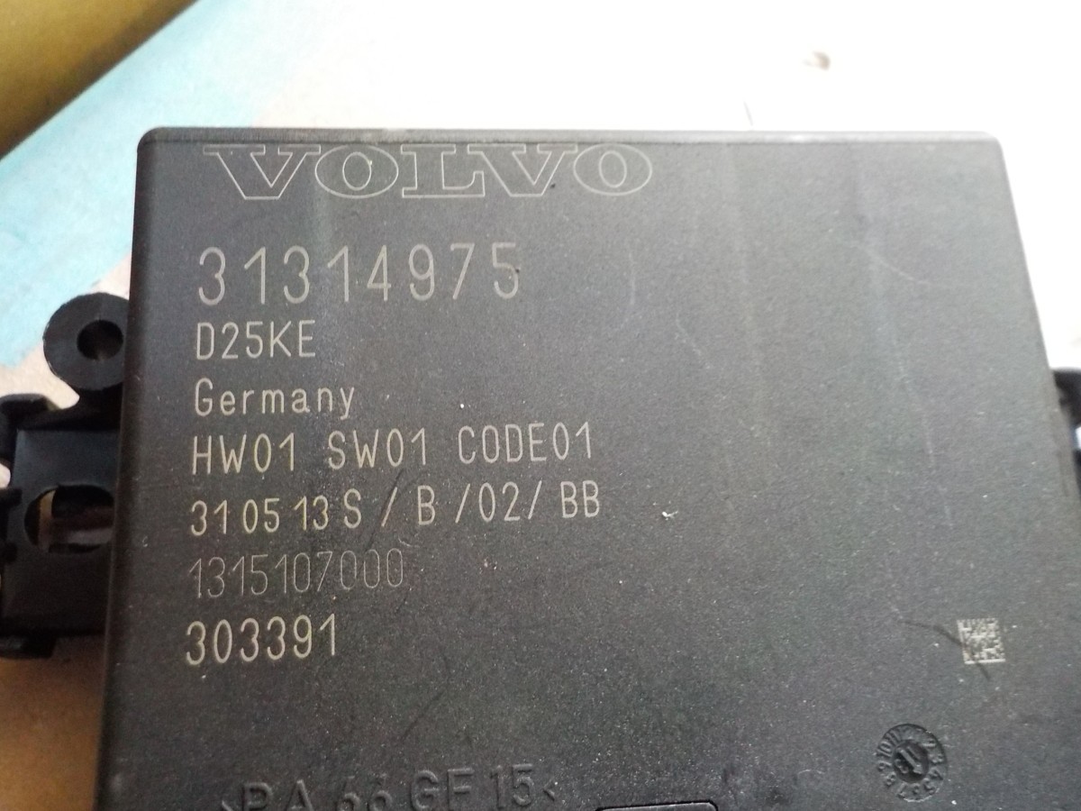  Volvo V40 MB4164T keyless computer module 