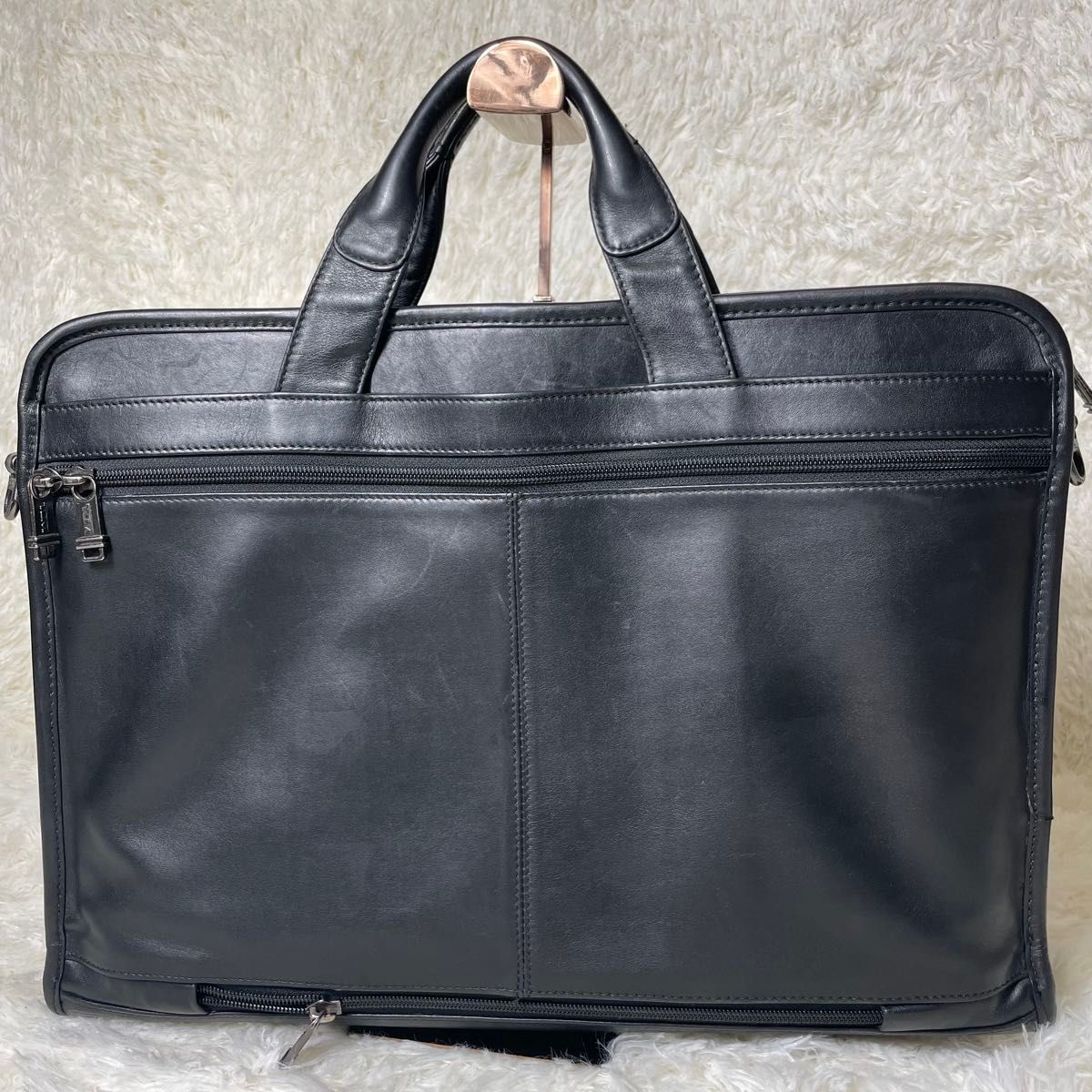 TUMI トゥミ ビジネスバッグ ブリーフケース 書類かばん 黒色 TUMI トゥミ ビジネスバッグ ブリーフケース 書類かばん 黒色