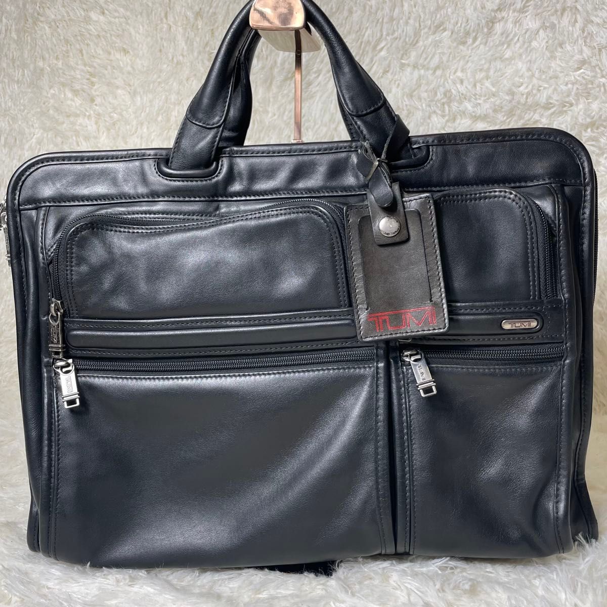 TUMI トゥミ ビジネスバッグ ブリーフケース 書類かばん 黒色 TUMI トゥミ ビジネスバッグ ブリーフケース 書類かばん 黒色