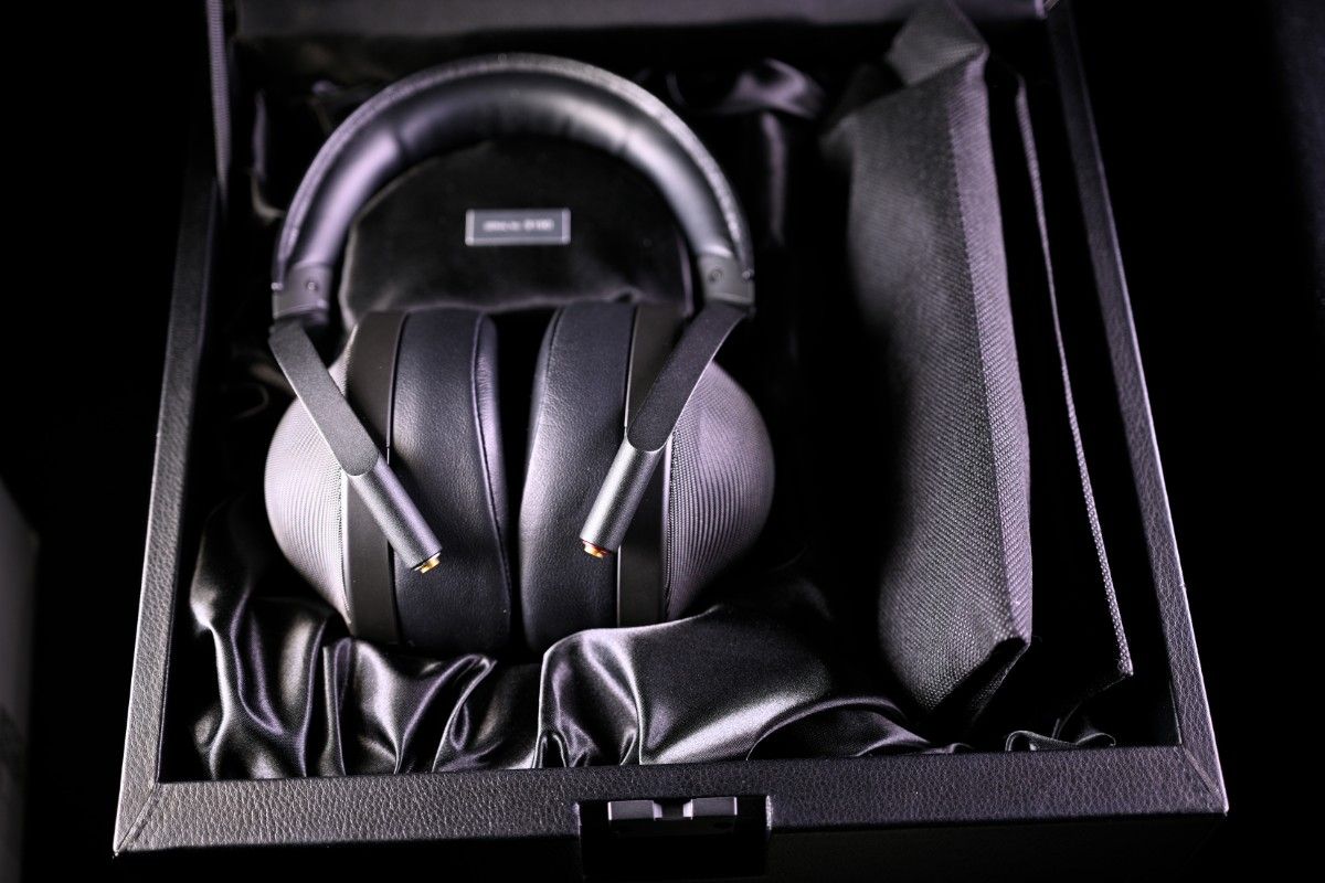 SONY MDR-Z1R 有線ヘッドホン ほぼ未使用 ソニー最高峰の技術 SONY MDR-Z1R 有線ヘッドホン ほぼ未使用 ソニー最高峰の技術