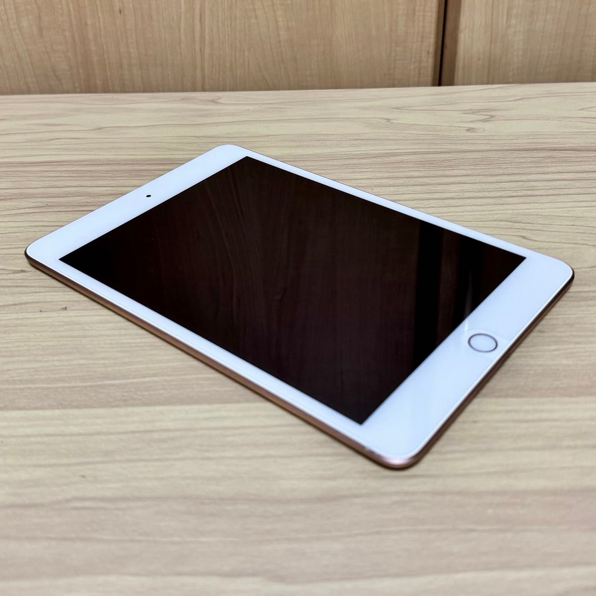 Apple iPad mini 第5世代 Wi-Fi+Cellular 64GB MUX72J/A SIM Apple iPad mini 第5世代 Wi-Fi+Cellular 64GB MUX72J/A SIM