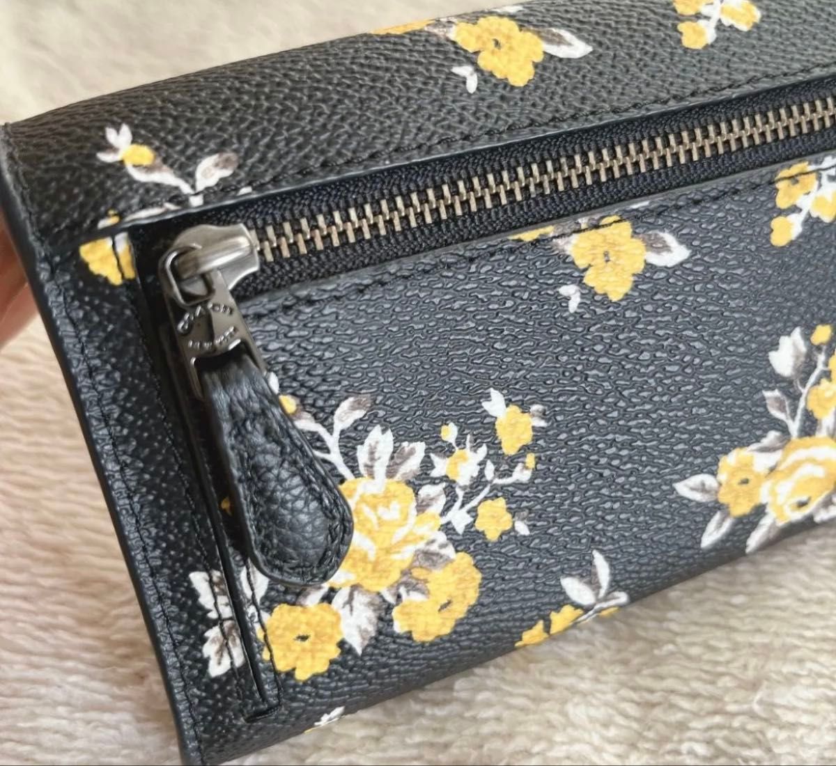 COACH コーチ 長財布 花柄 黒 フラワープリント 財布 ブラック COACH コーチ 長財布 花柄 黒 フラワープリント 財布 ブラック
