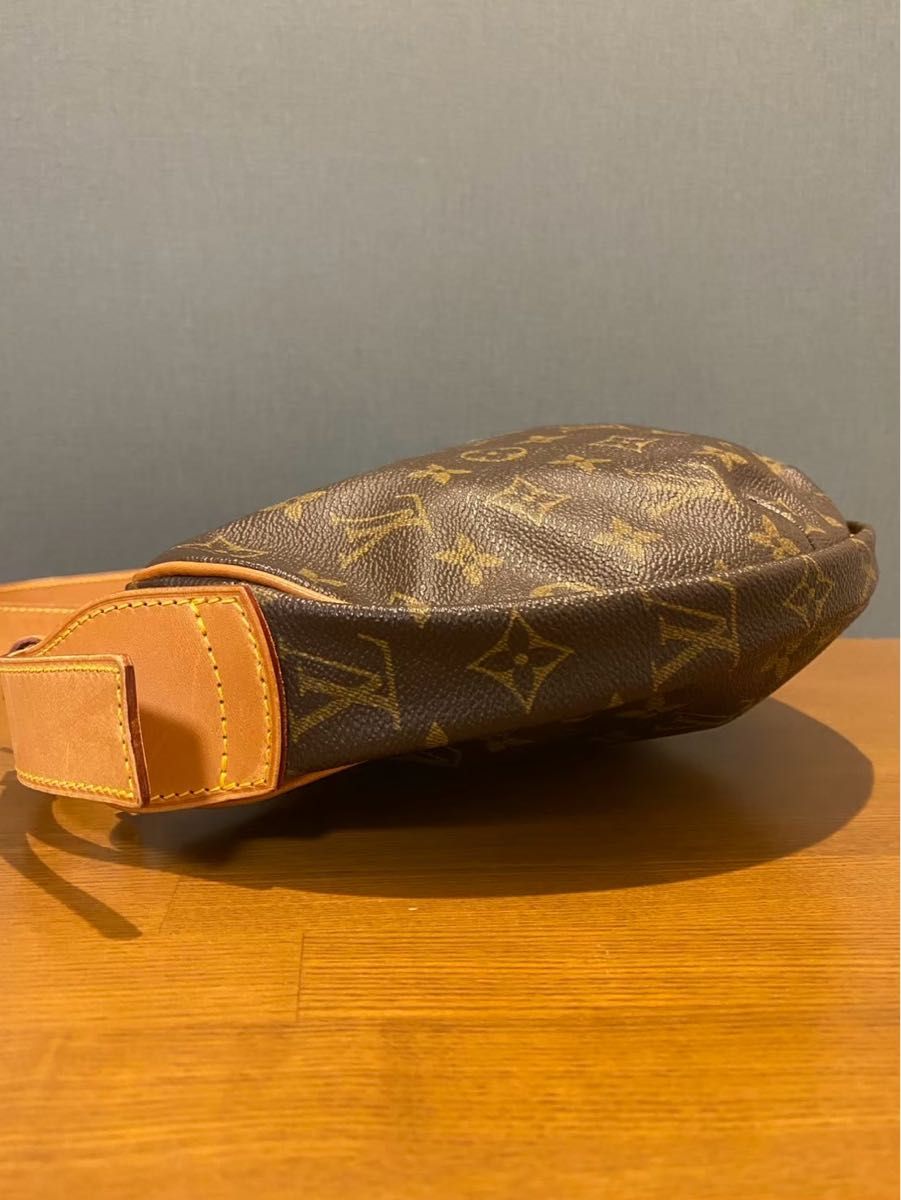 LOUIS VUITTON ルイヴィトン クロワッサンMM ハンドバッグ LOUIS VUITTON ルイヴィトン クロワッサンMM ハンドバッグ
