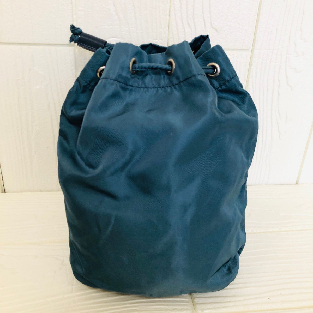 良品】PRADA プラダ ポーチ 巾着ポーチ 三角ロゴ 白タグ 良品】PRADA プラダ ポーチ 巾着ポーチ 三角ロゴ 白タグ