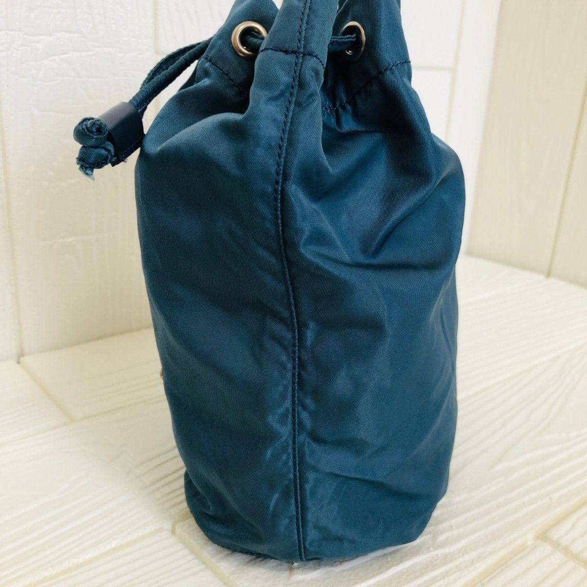 良品】PRADA プラダ ポーチ 巾着ポーチ 三角ロゴ 白タグ 良品】PRADA プラダ ポーチ 巾着ポーチ 三角ロゴ 白タグ