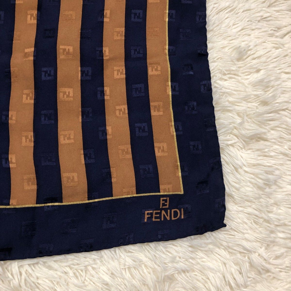 美品】 FENDI フェンディ スカーフ ストライプ ネイビー 美品】 FENDI フェンディ スカーフ ストライプ ネイビー