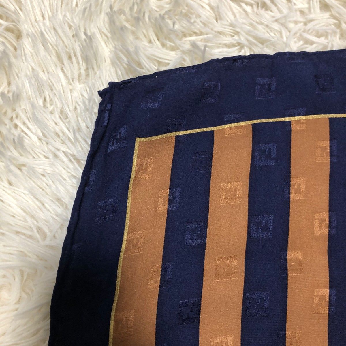 美品】 FENDI フェンディ スカーフ ストライプ ネイビー 美品】 FENDI フェンディ スカーフ ストライプ ネイビー