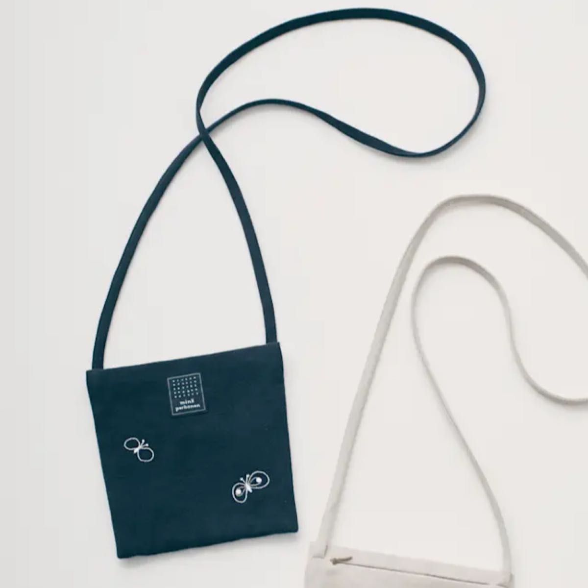 定価以下 未使用 choucho ポケットバッグ Pocket bag navy 定価以下 未使用 choucho ポケットバッグ Pocket bag navy
