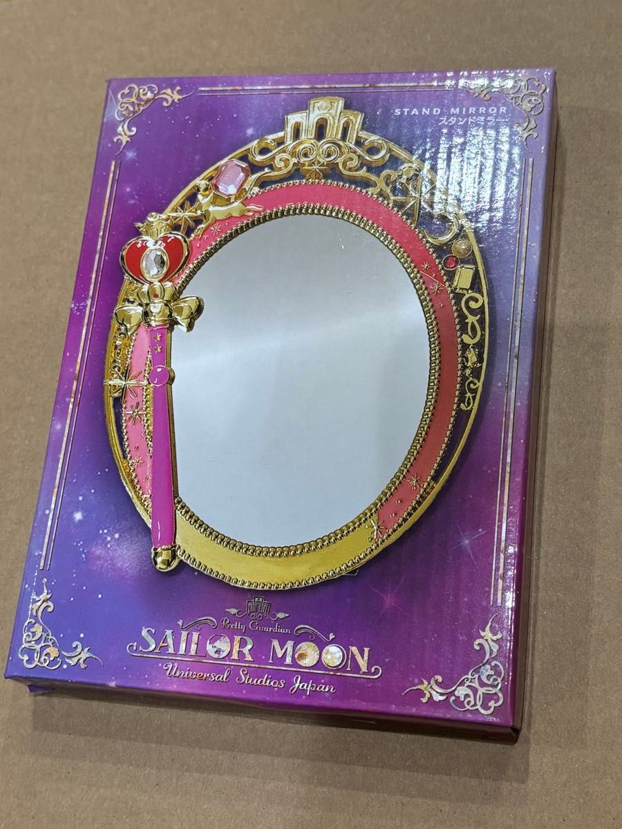 新品】セーラームーン USJ 限定 スタンドミラー 鏡 スパイラル 新品】セーラームーン USJ 限定 スタンドミラー 鏡 スパイラル