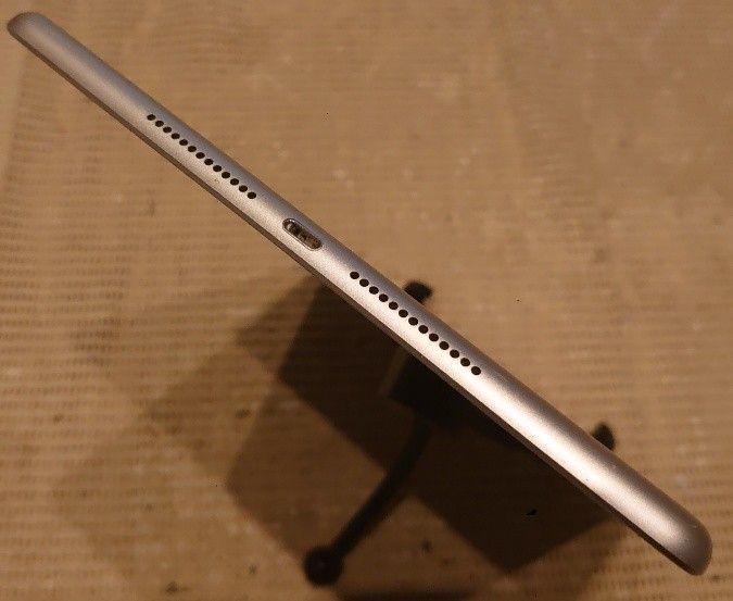 FFLG2 完動品iPad第7世代(A2197)本体32GBシルバー送料込|Yahoo FFLG2 完動品iPad第7世代(A2197)本体32GBシルバー送料込|Yahoo