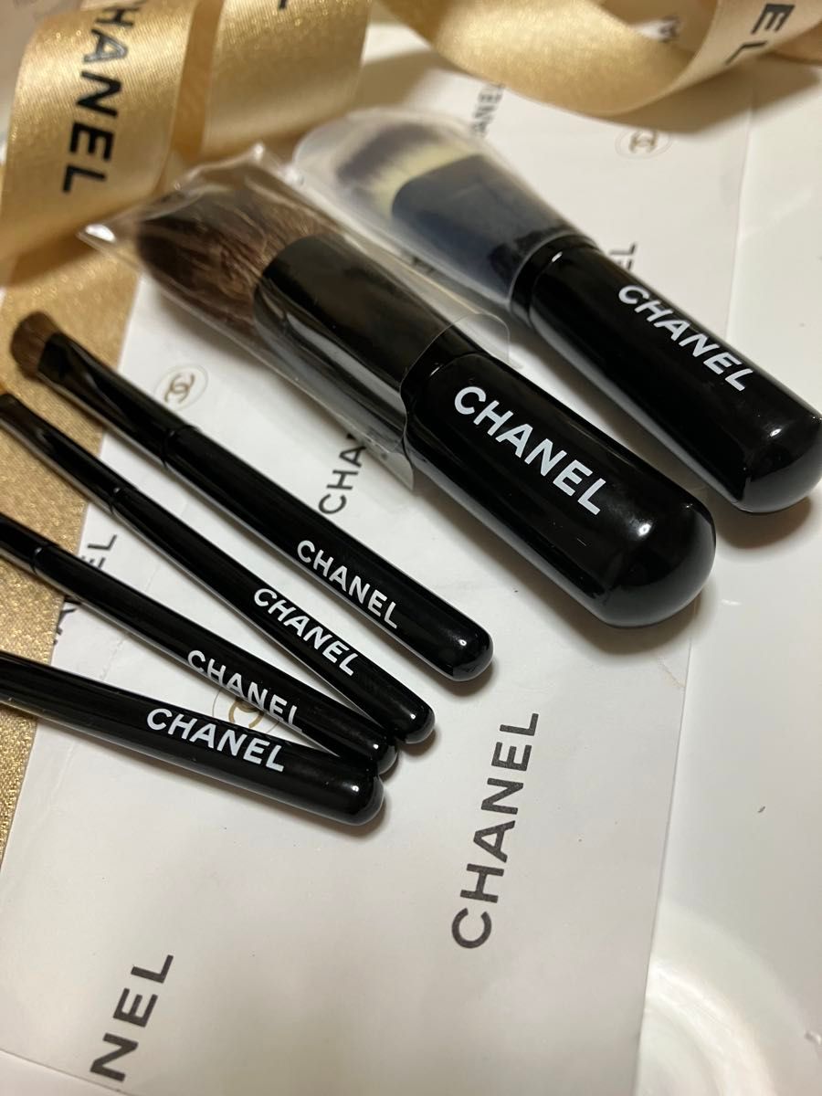 新品 CHANEL レ ミニ ドゥ シャネル ミニブラシセット 化粧 新品 CHANEL レ ミニ ドゥ シャネル ミニブラシセット 化粧