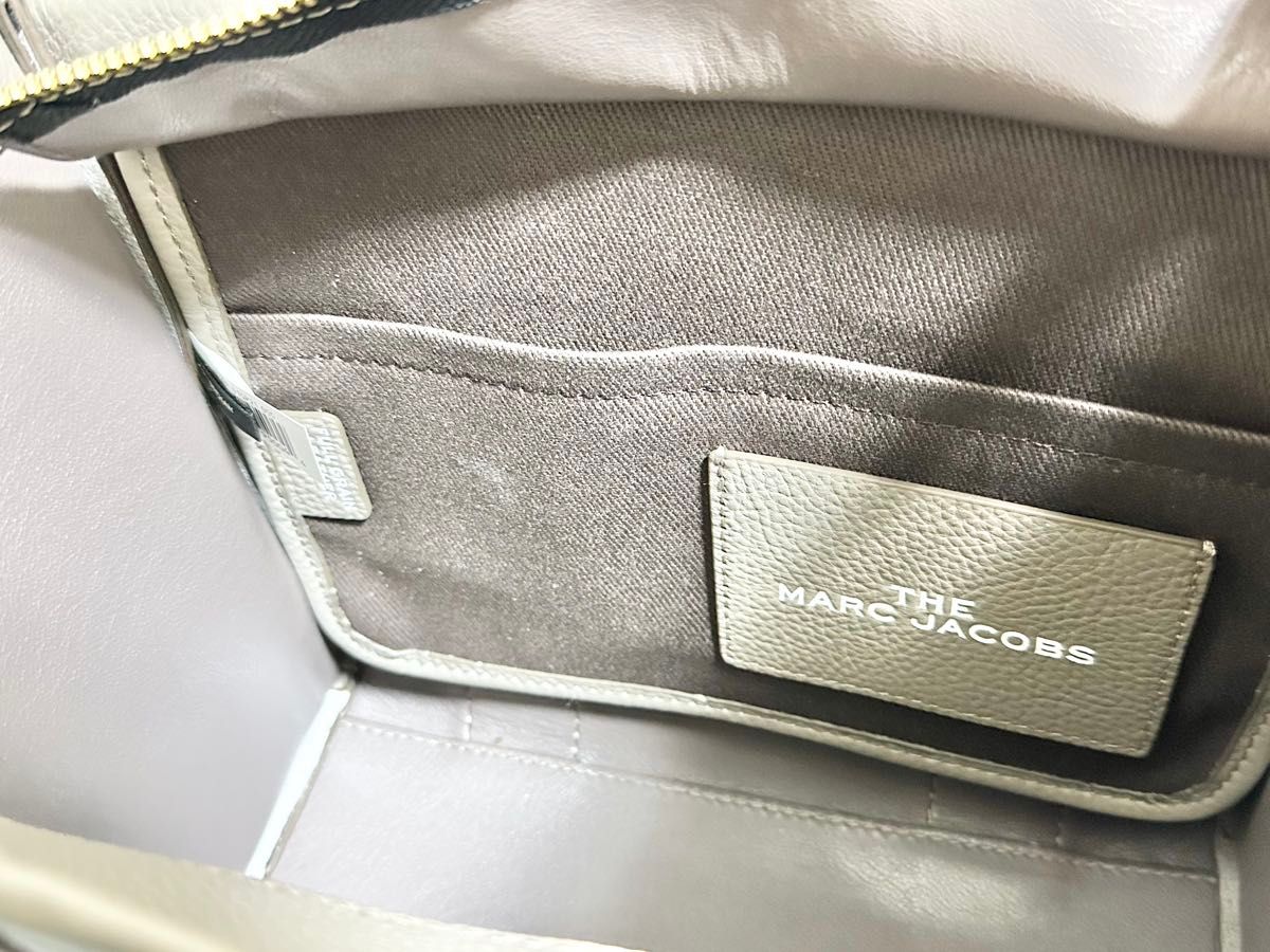 新品】マークジェイコブス ザ レザー スモール トートバッグ 新品】マークジェイコブス ザ レザー スモール トートバッグ