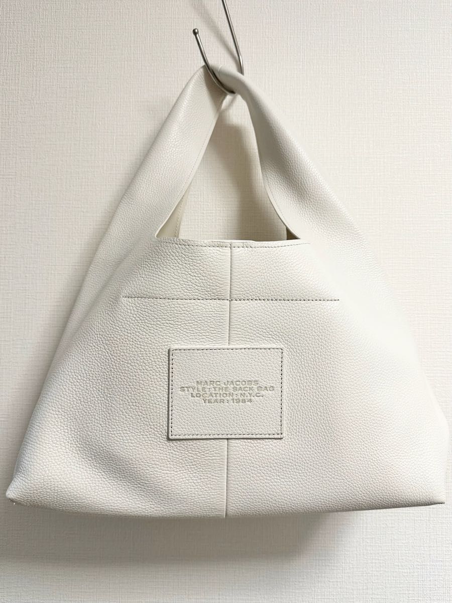 新品】マークジェイコブス ザ レザー サックバッグ ミディアム 新品】マークジェイコブス ザ レザー サックバッグ ミディアム