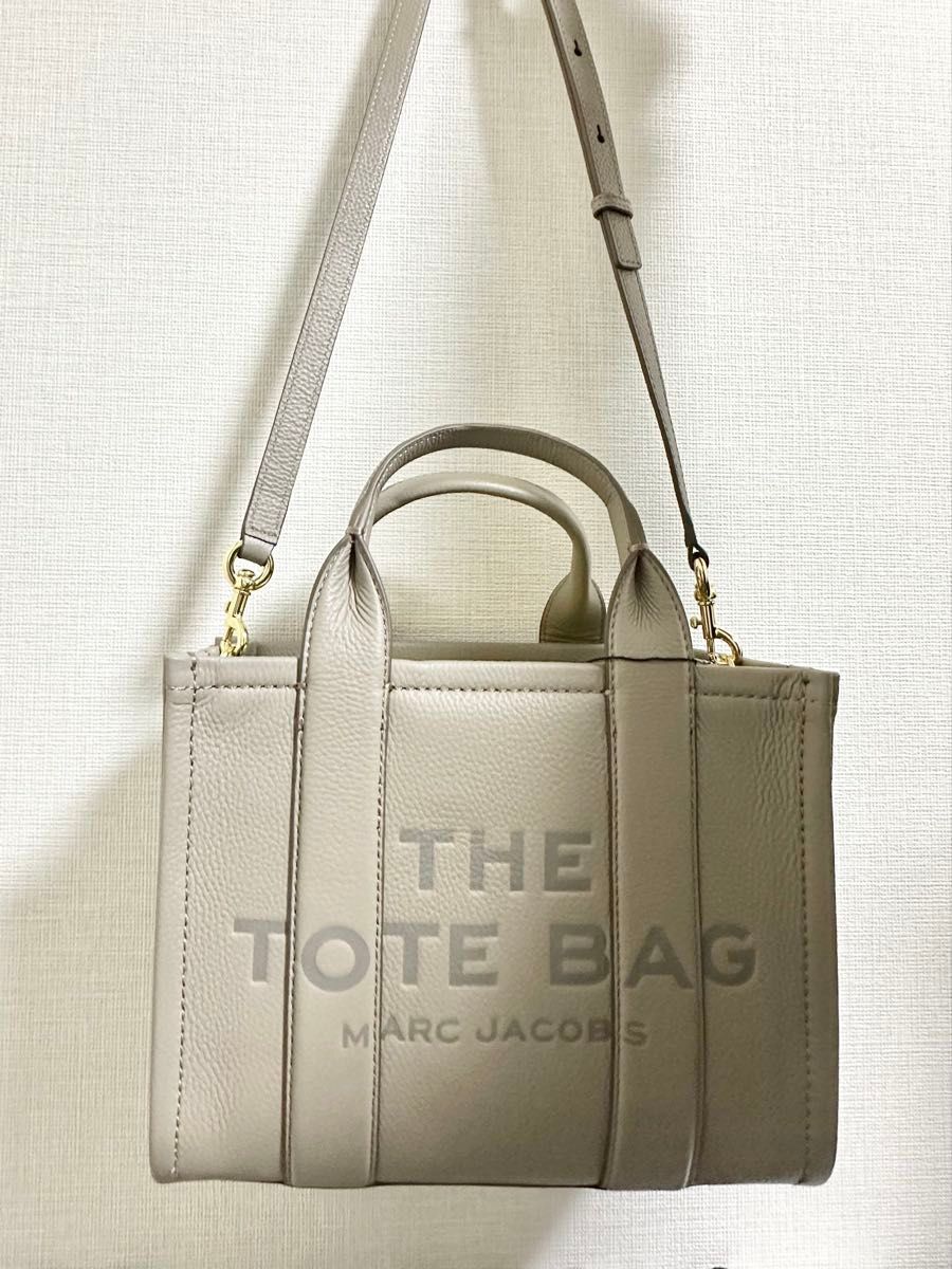 新品】マークジェイコブス ザ レザー スモール トートバッグ 新品】マークジェイコブス ザ レザー スモール トートバッグ
