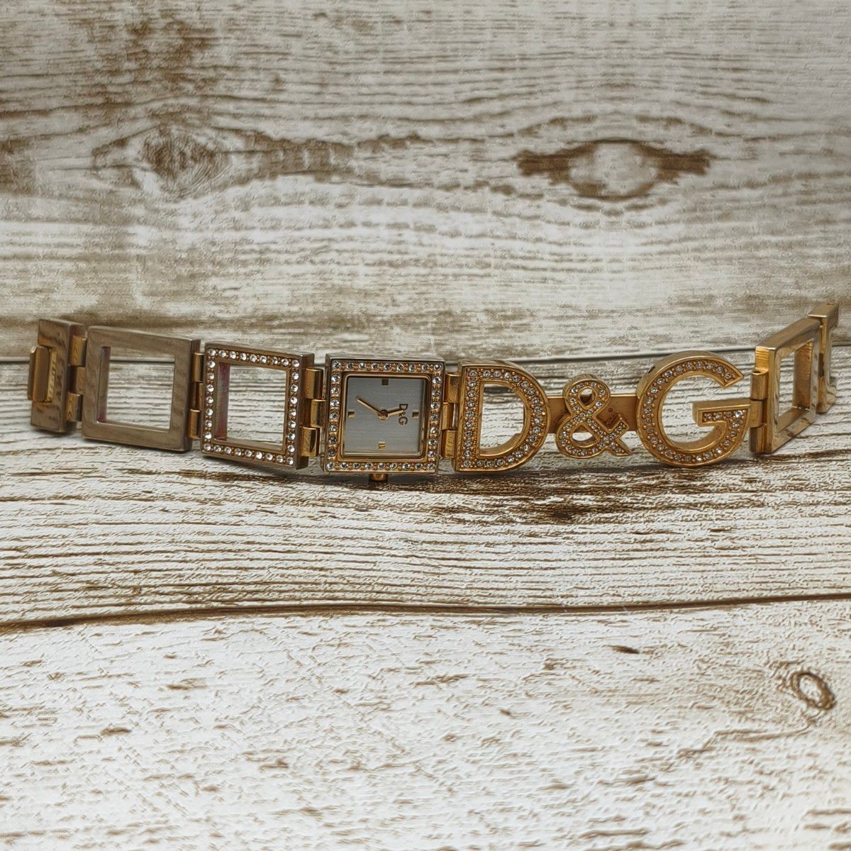 動作品 D&G ゴールド スクエア腕時計 ドルチェ&ガッバーナ 定価 動作品 D&G ゴールド スクエア腕時計 ドルチェ&ガッバーナ 定価