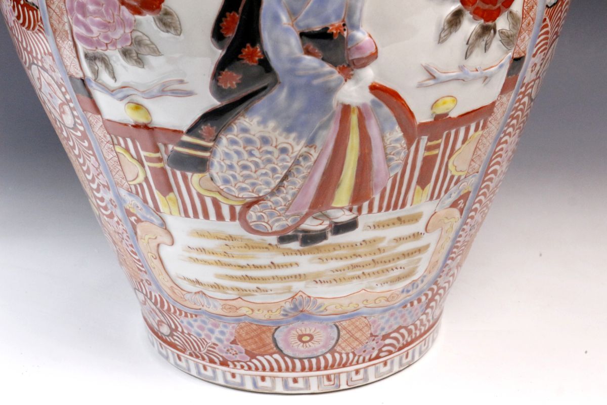 LIG】古伊万里 肥蝶山 陽刻窓絵草花文美人図大壷 特大41.5㎝ 古 LIG】古伊万里 肥蝶山 陽刻窓絵草花文美人図大壷 特大41.5㎝ 古