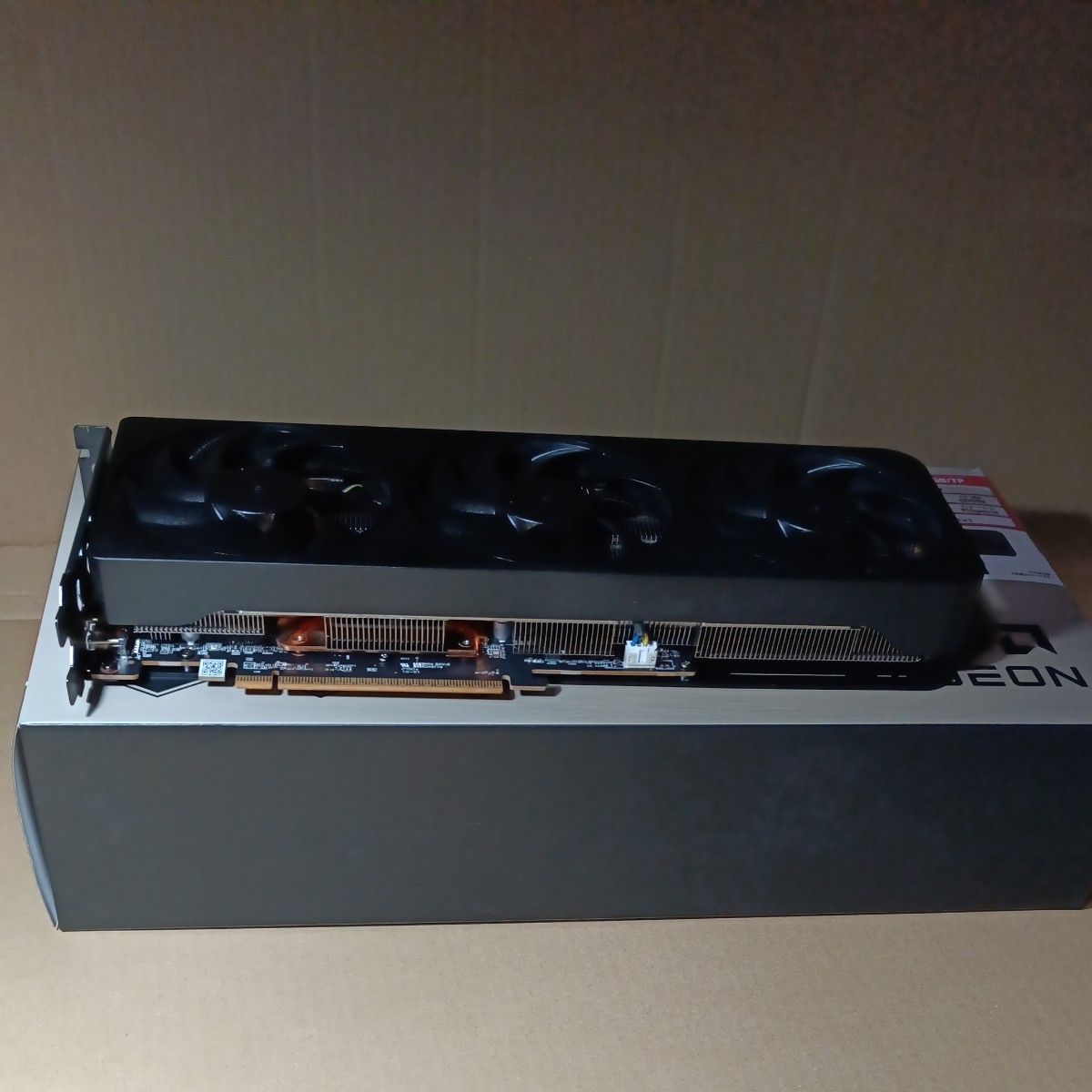 玄人志向Radeon RT9070XT 搭載 グラフィックボード GDDR6 16GB 玄人志向Radeon RT9070XT 搭載 グラフィックボード GDDR6 16GB