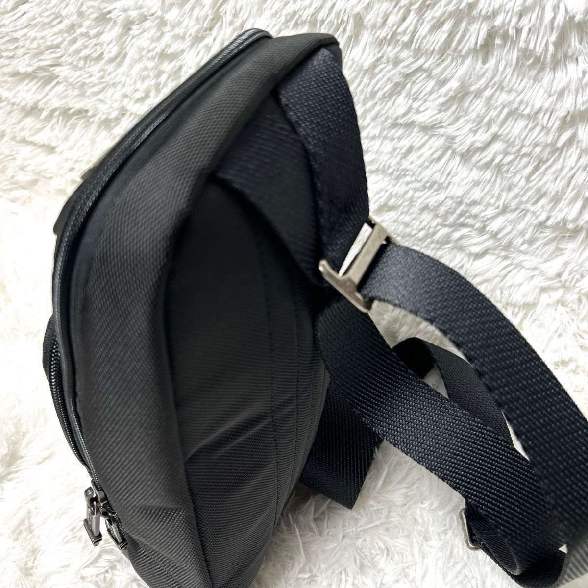 極美品・未使用級】 TUMI トゥミ レザー キャンバス クロス 極美品・未使用級】 TUMI トゥミ レザー キャンバス クロス
