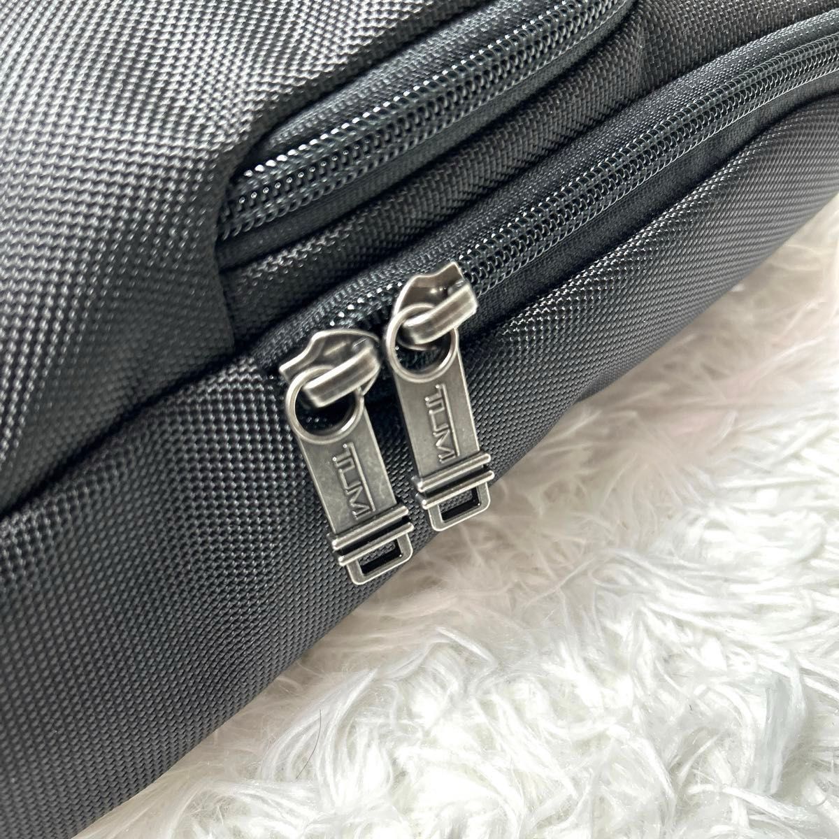 極美品・未使用級】 TUMI トゥミ レザー キャンバス クロス 極美品・未使用級】 TUMI トゥミ レザー キャンバス クロス