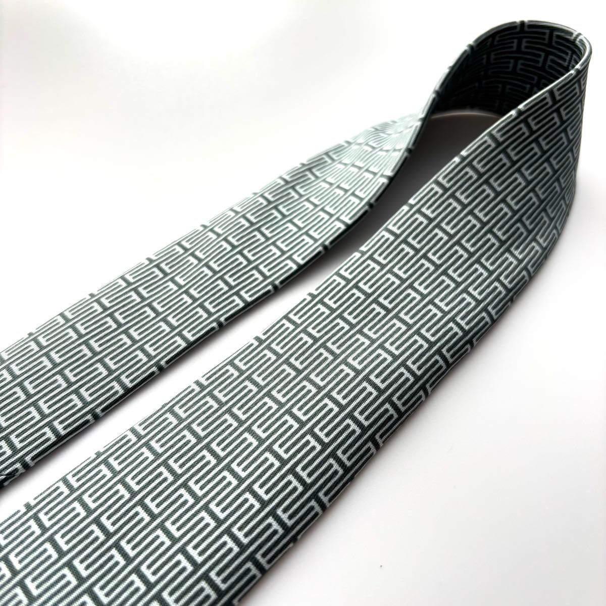 極美品 エルメス ネクタイ ファソネ H織りタイ H柄 プリント 極美品 エルメス ネクタイ ファソネ H織りタイ H柄 プリント
