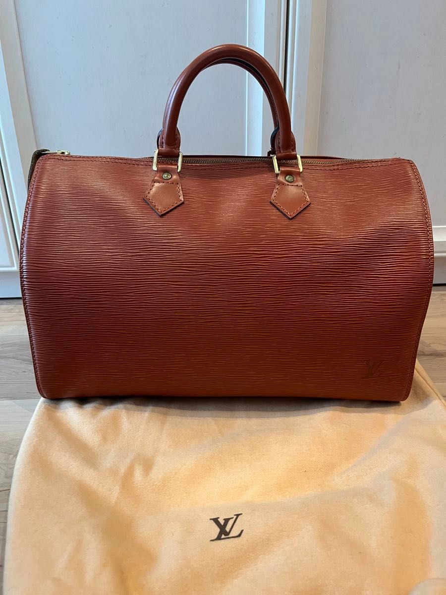 極 美品 LOUIS VUITTON ルイヴィトン サブロン エピ レザー 本革 極 美品 LOUIS VUITTON ルイヴィトン サブロン エピ レザー 本革