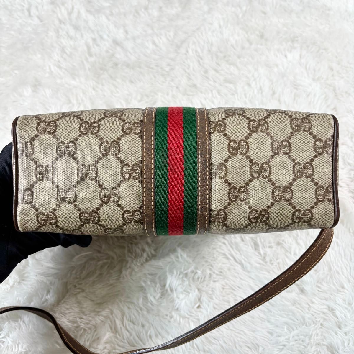 美品】 グッチ ショルダーバッグ シェリーライン GG PVC レザー 美品】 グッチ ショルダーバッグ シェリーライン GG PVC レザー
