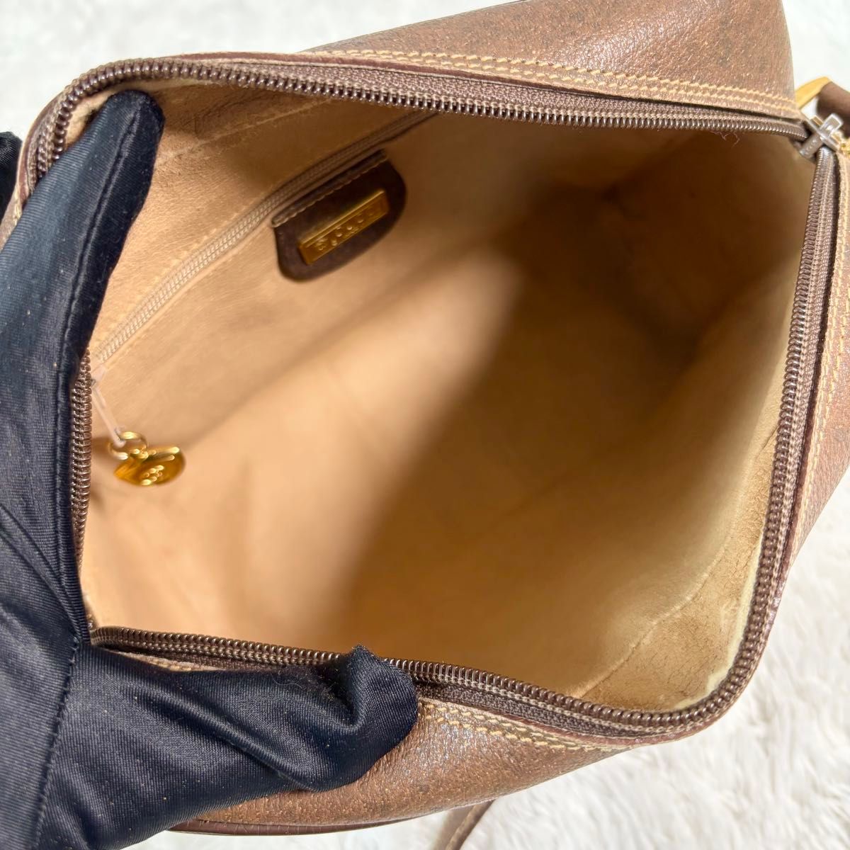 美品】 グッチ ショルダーバッグ シェリーライン GG PVC レザー 美品】 グッチ ショルダーバッグ シェリーライン GG PVC レザー