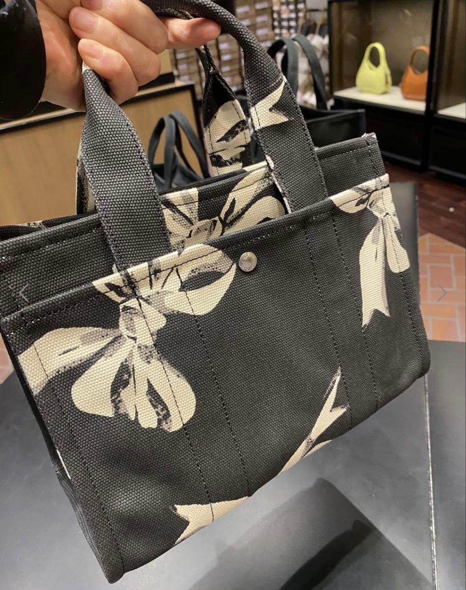 【COACH ブティック】ボウプリントキャンバス カーゴトート 20 COACH ブティック】ボウプリントキャンバス カーゴトート 20