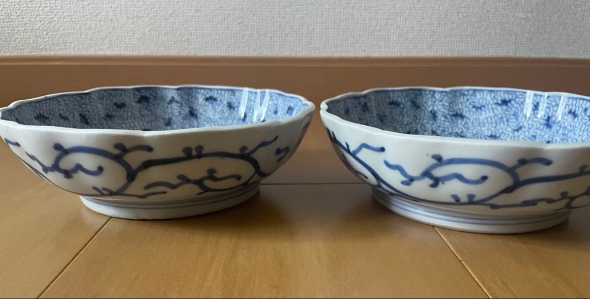 古伊万里 2枚 古伊万里 染付 微塵唐草 成化年製文 輪花型膾皿 古伊万里 2枚 古伊万里 染付 微塵唐草 成化年製文 輪花型膾皿