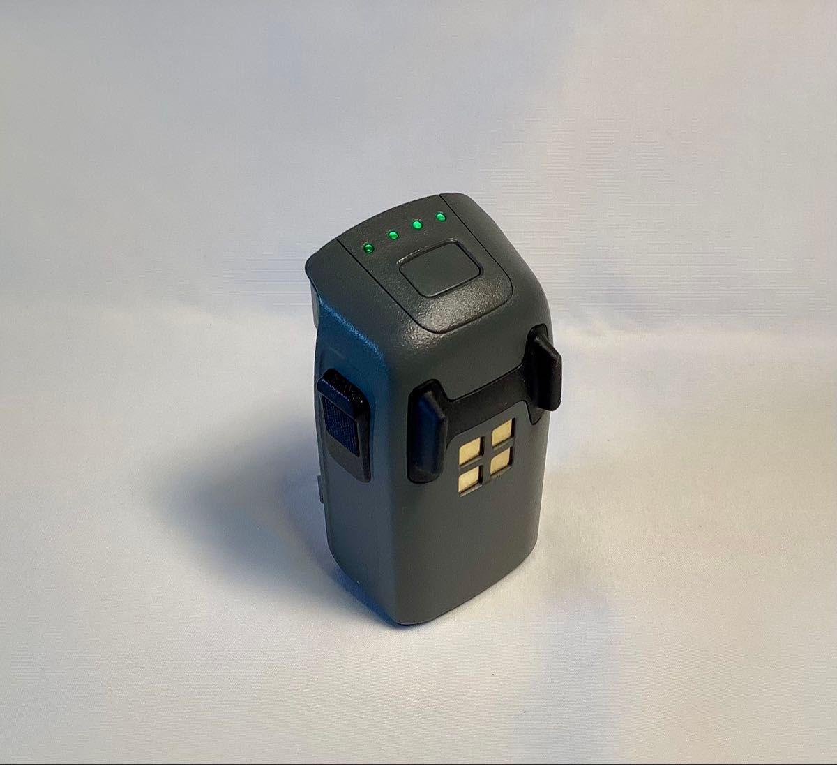 DJI Spark スパーク バッテリー DJI純正 美品中古(充電回数21回 DJI Spark スパーク バッテリー DJI純正 美品中古(充電回数21回