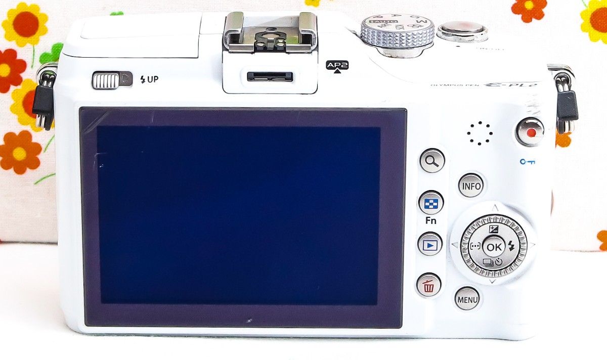 美品 オリンパス PEN E-PL2 人気機種 スマホに転送 ホワイト 美品 オリンパス PEN E-PL2 人気機種 スマホに転送 ホワイト