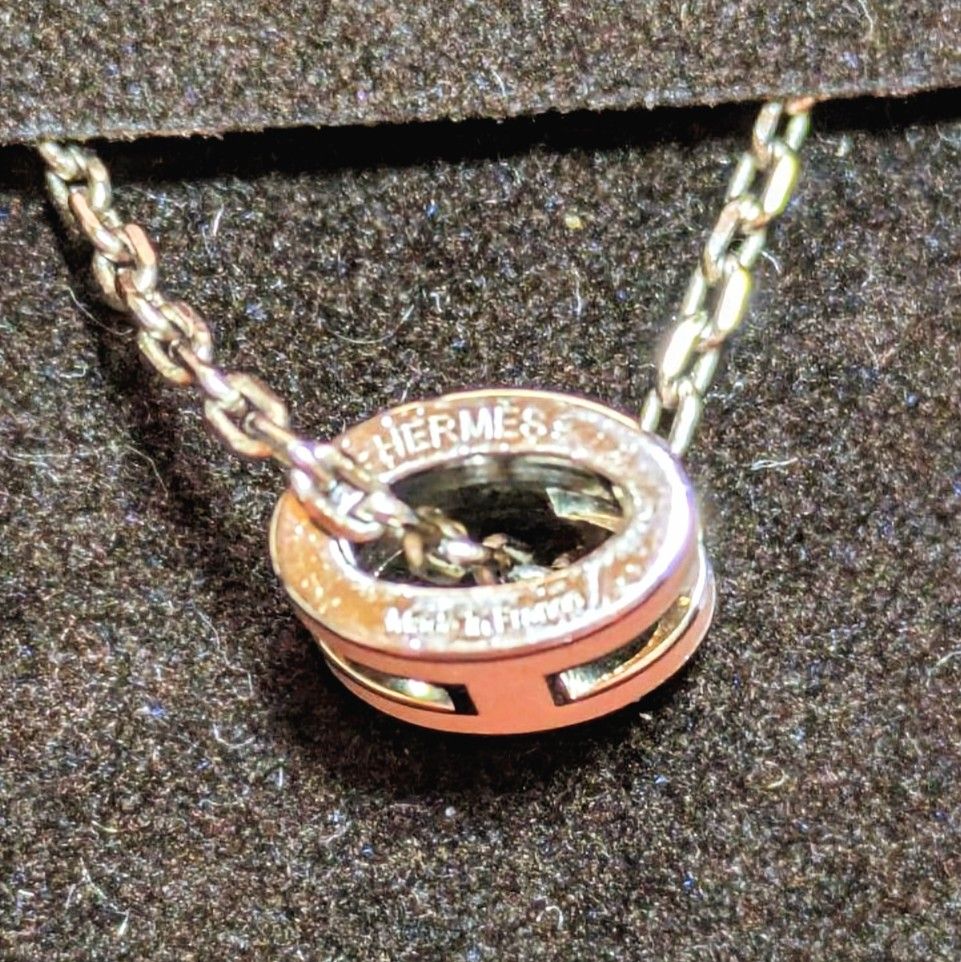 ほぼ未使用】HERMES エルメス ネックレス ミニポップアッシュH ほぼ未使用】HERMES エルメス ネックレス ミニポップアッシュH