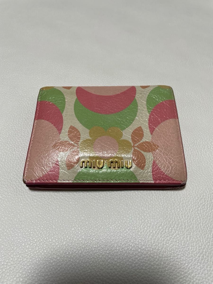 ミュウミュウ miumiu 折財布 二つ折財布 財布 保証書 箱付き ミュウミュウ miumiu 折財布 二つ折財布 財布 保証書 箱付き