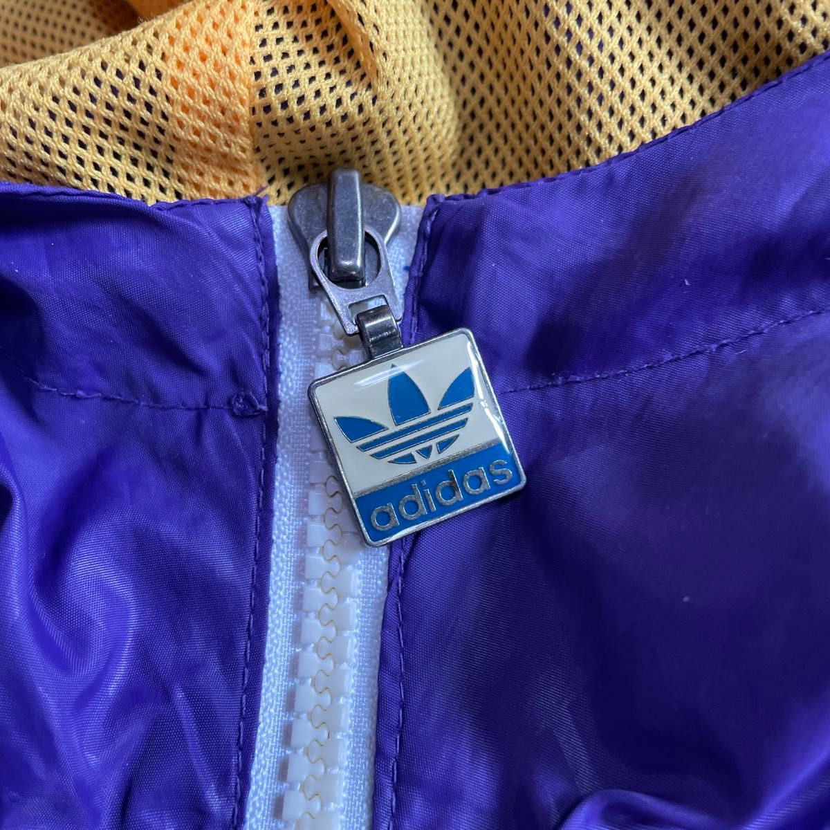 adidas LAKERS フード付きナイロンジャケット US Mサイズ 日本 adidas LAKERS フード付きナイロンジャケット US Mサイズ 日本