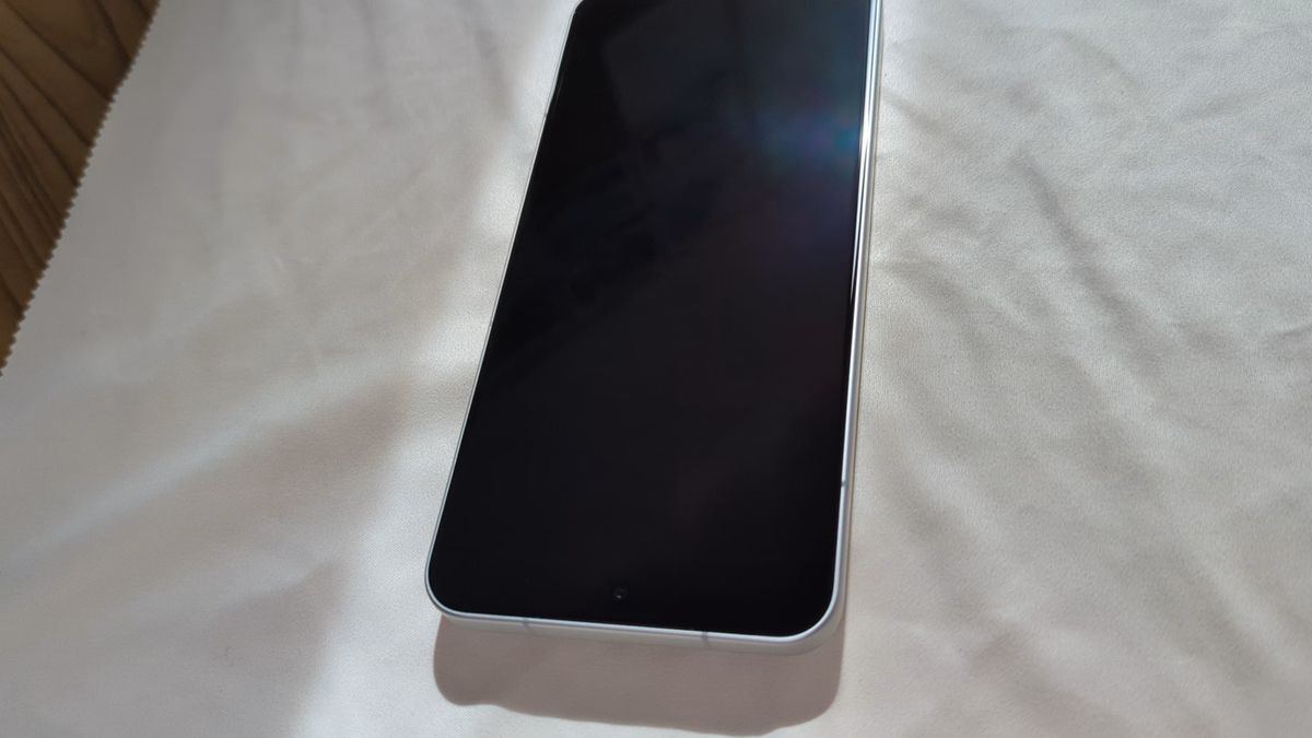 Xiaomi 15 日本版 ホワイト 256GB SIMフリー 使用半日自宅のみ