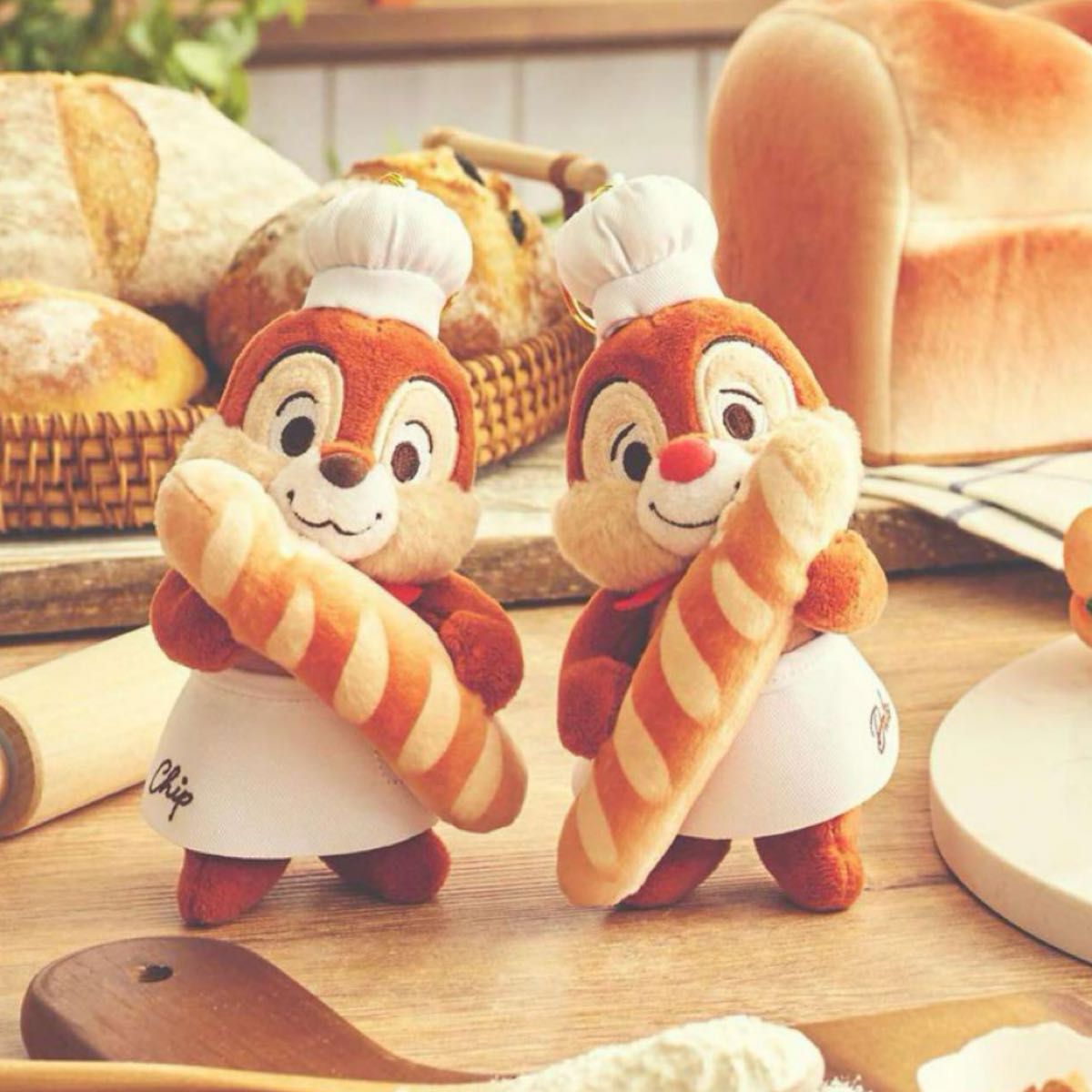 ディズニーストア チップとデール キーチェーン MICKEY'S BAKERY ディズニーストアチップとデールキーチェーンMICKEY'S BAKERY