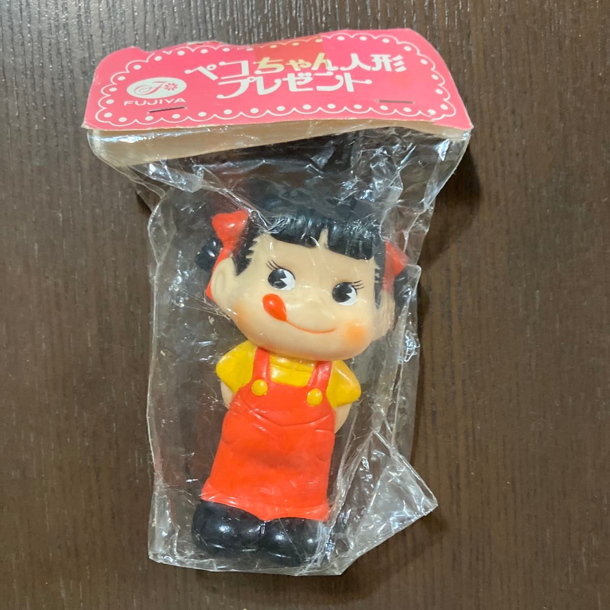 ペコちゃん 人形プレゼント FUJIYA 非売品(状態悪)小さいです9 ペコちゃん 人形プレゼント FUJIYA 非売品(状態悪)小さいです9