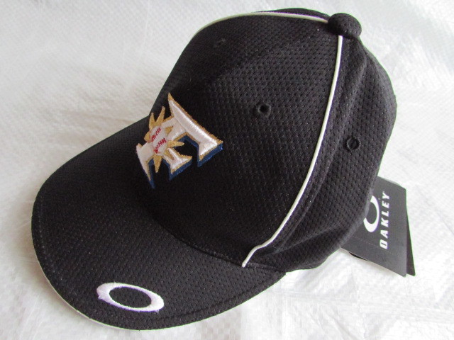 日本ハム キャップ 未使用 タグ付 きれい ファイターズ プロコレ OAKLEY オークリー NPBパッチ レディース 帽子 刺繍 ブラック 55cm 北海道