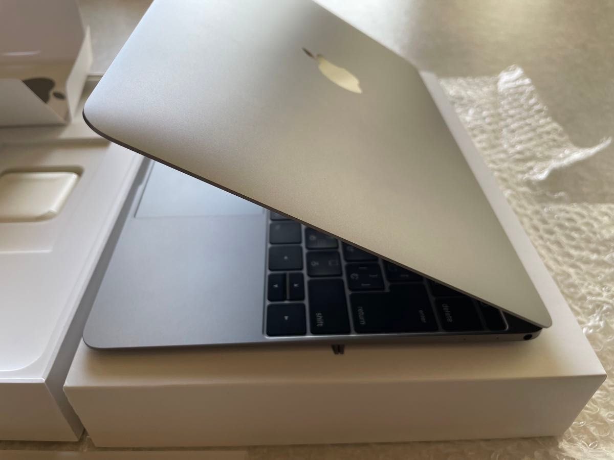 MacBook 12インチ m7 512GB 8GBメモリ 2016 スペースグレイ MacBook 12インチ m7 512GB 8GBメモリ 2016 スペースグレイ