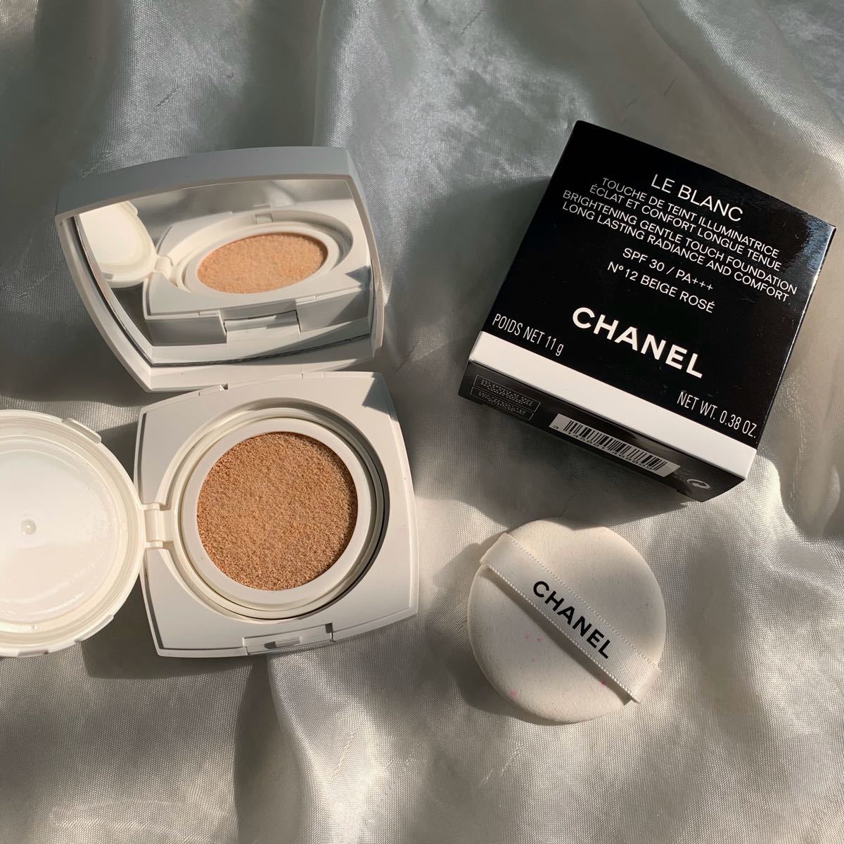 Chanel Le Blanc Brightening Gentle Touch Cushion Foundation with Case  (11g/0.38oz.) SPF30/PA+++