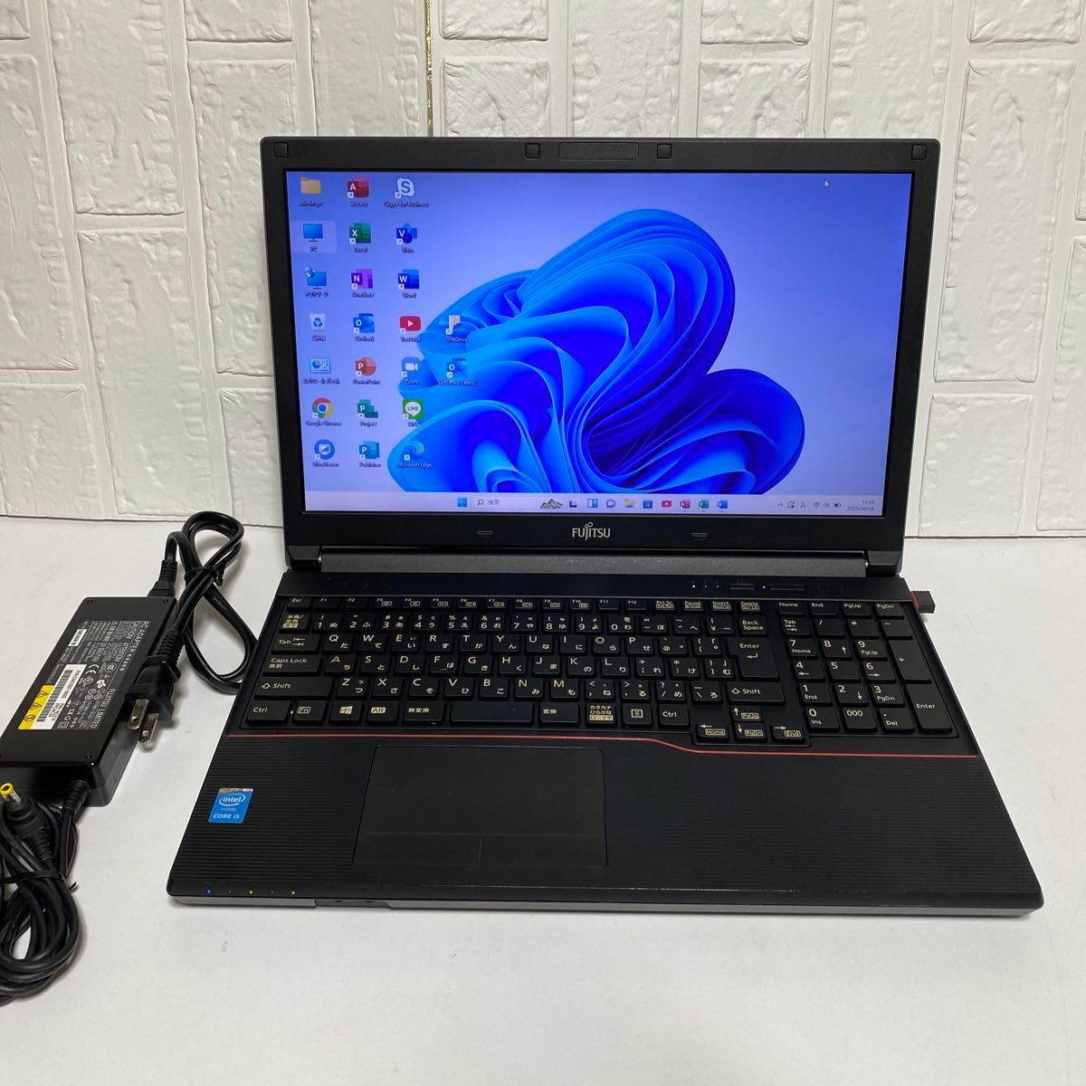 Windows 11 オフィス2024年 Core i5 SSD256GB メモリ8G 富士通 Windows 11 オフィス2024年 Core i5 SSD256GB メモリ8G 富士通