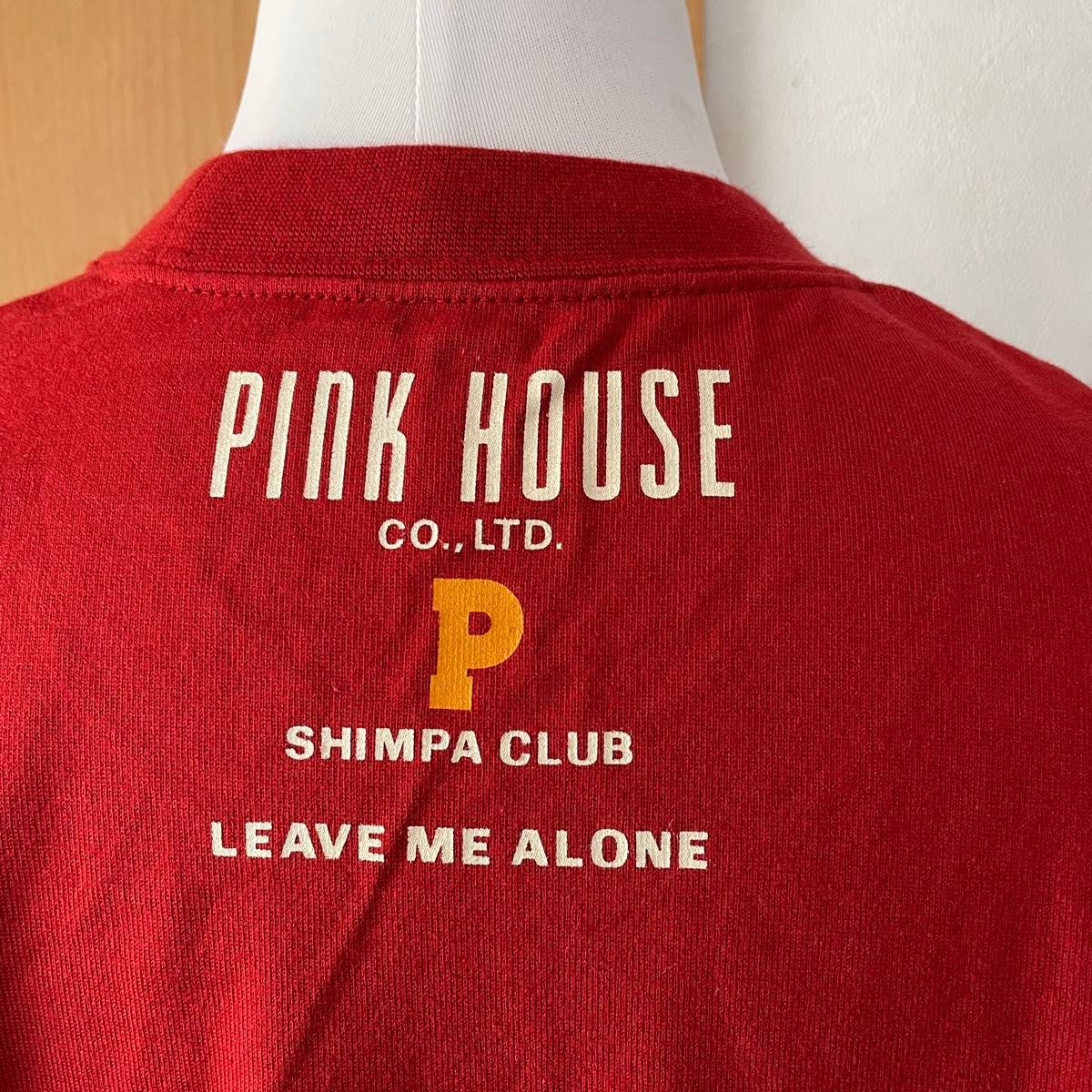 美品 ピンクハウス 長袖Tシャツ 赤 背中にブランドロゴ入り M 美品 ピンクハウス 長袖Tシャツ 赤 背中にブランドロゴ入り M