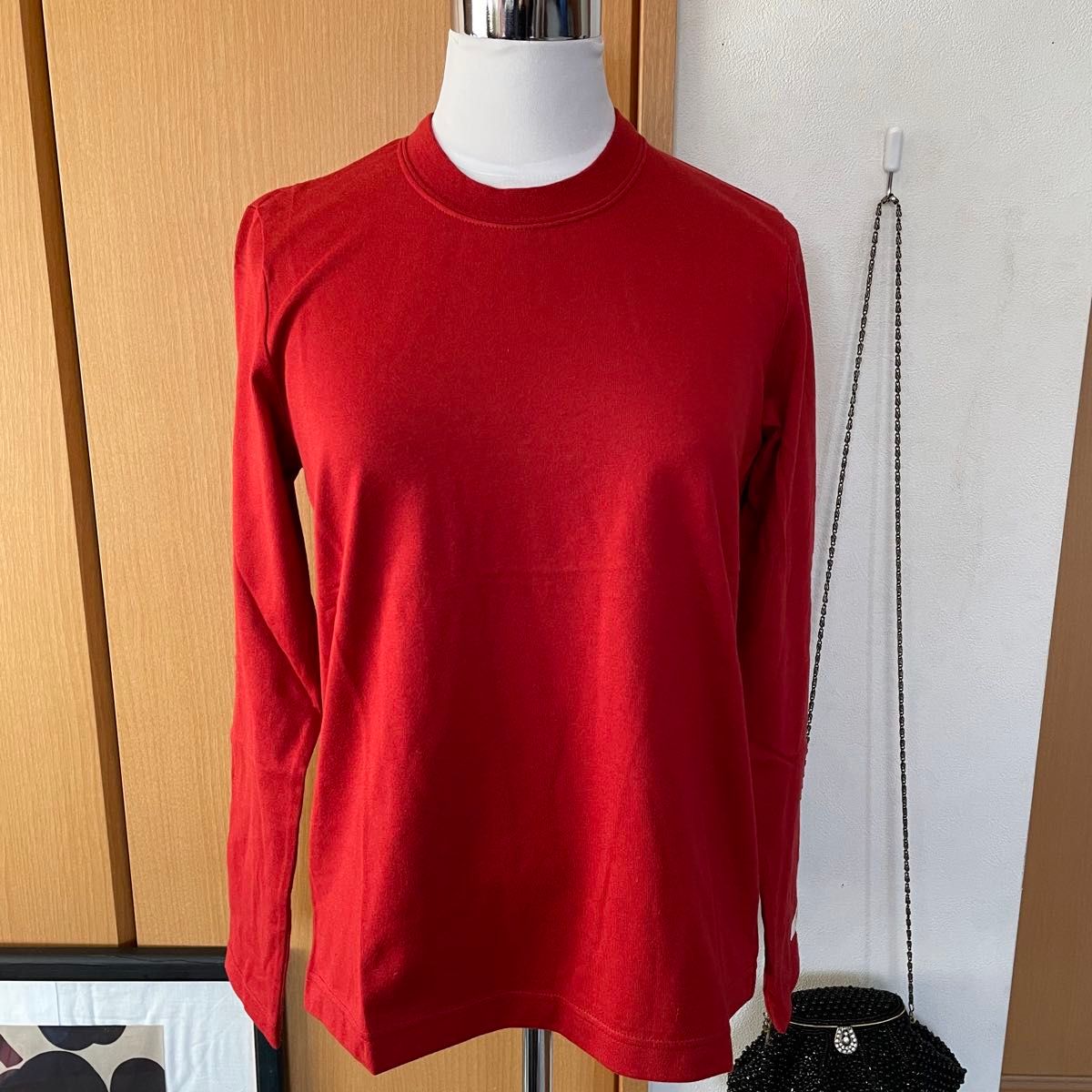 美品 ピンクハウス 長袖Tシャツ 赤 背中にブランドロゴ入り M 美品 ピンクハウス 長袖Tシャツ 赤 背中にブランドロゴ入り M