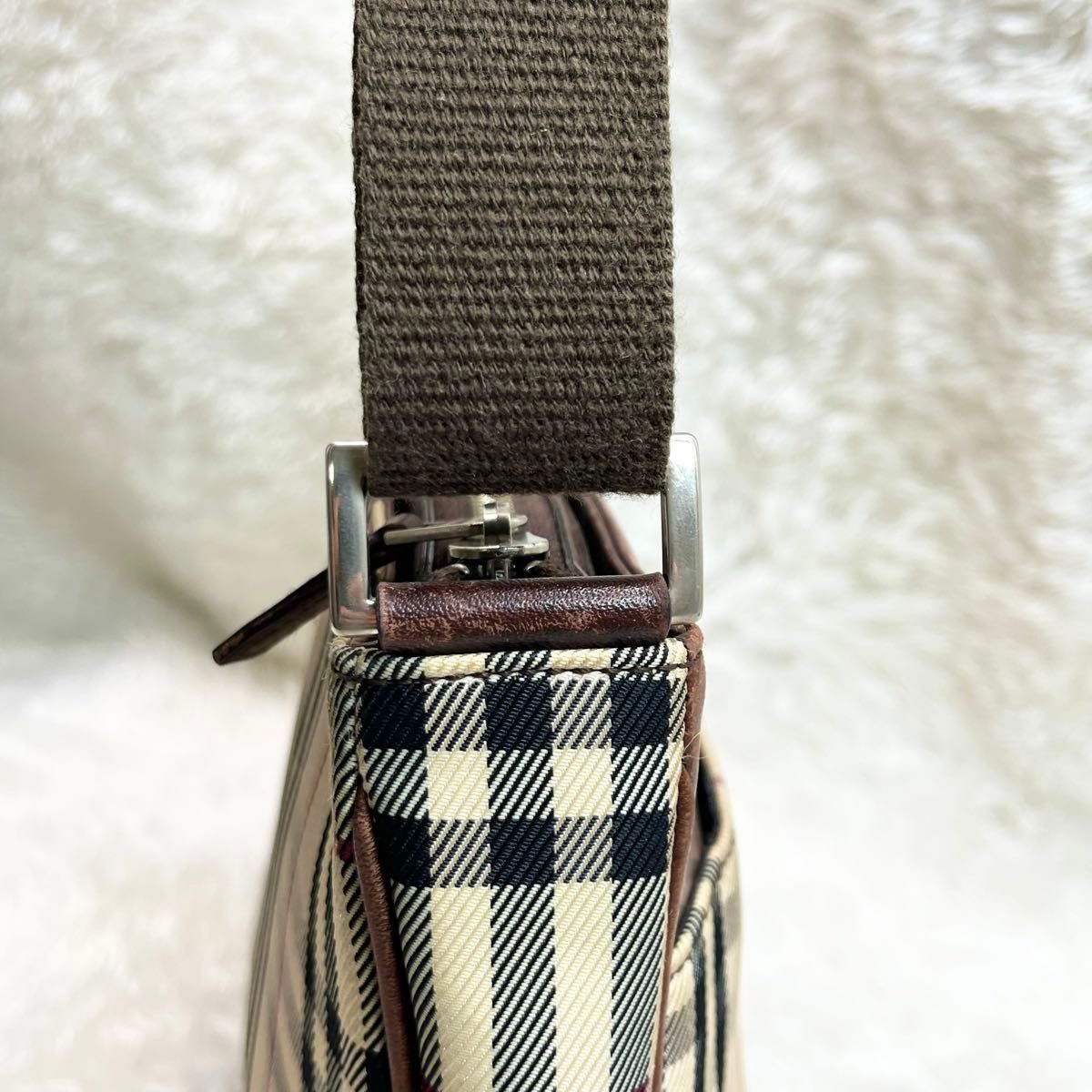 良品】BURBERRYバーバリー ノバチェック ショルダーバック ロゴ 良品】BURBERRYバーバリー ノバチェック ショルダーバック ロゴ