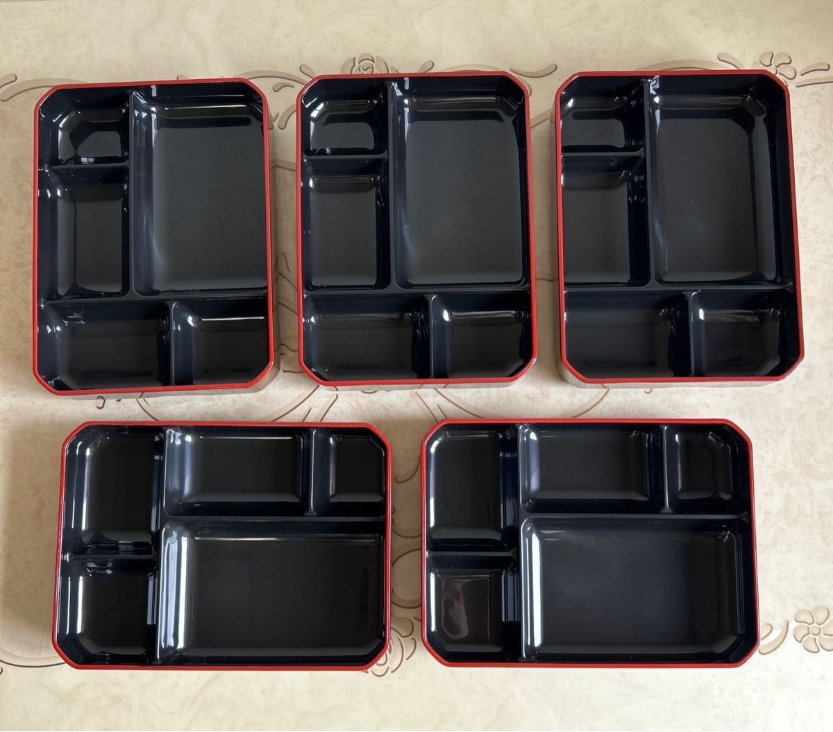漆器 幕の内弁当箱 弁当箱 松花堂弁当 5客 蓋付き仕切り付き皿 漆器 幕の内弁当箱 弁当箱 松花堂弁当 5客 蓋付き仕切り付き皿