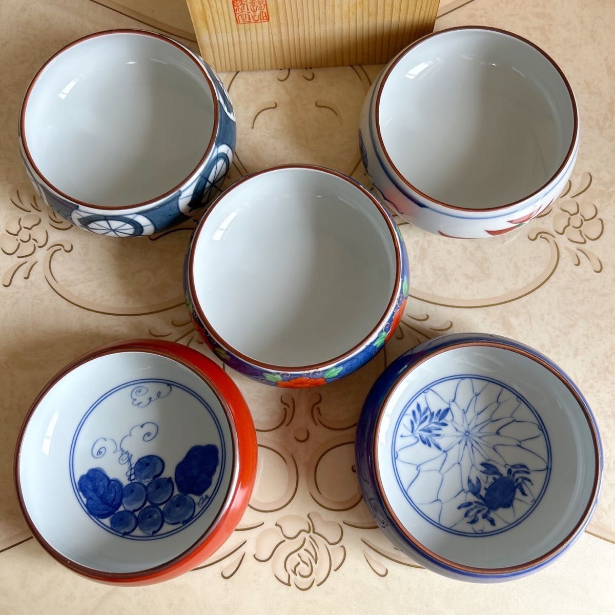 有田焼 彩窯 絵変わり 煮物鉢揃 5枚セット 呉須赤絵 染付 丼 有田焼 彩窯 絵変わり 煮物鉢揃 5枚セット 呉須赤絵 染付 丼