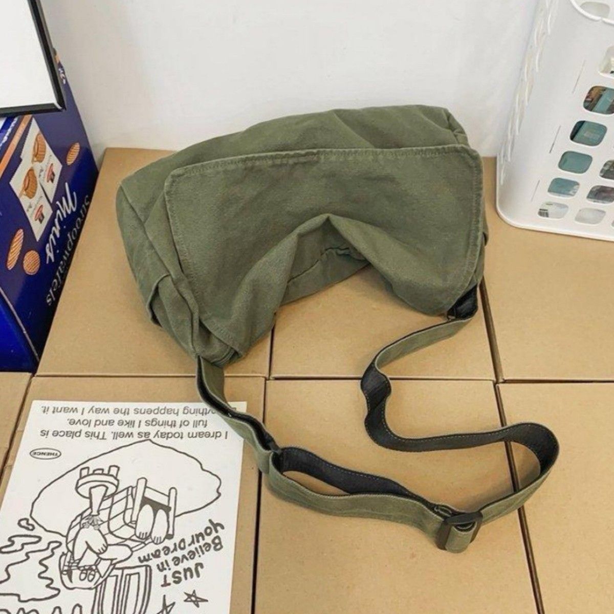 41 ニュースペーパーバッグ メッセンジャー 古着 レトロ 軍 41 ニュースペーパーバッグ メッセンジャー 古着 レトロ 軍