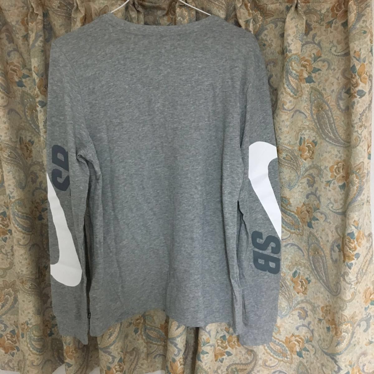 ナイキ NIKE SB長袖Tシャツ ロンT Sサイズ ビッグスウォッシュ グレー_画像4