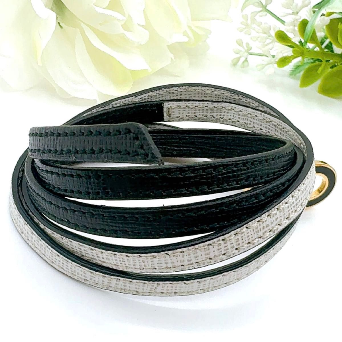 極美品】FENDI フェンディ レザーブレスレット ブレスレット 極美品】FENDI フェンディ レザーブレスレット ブレスレット