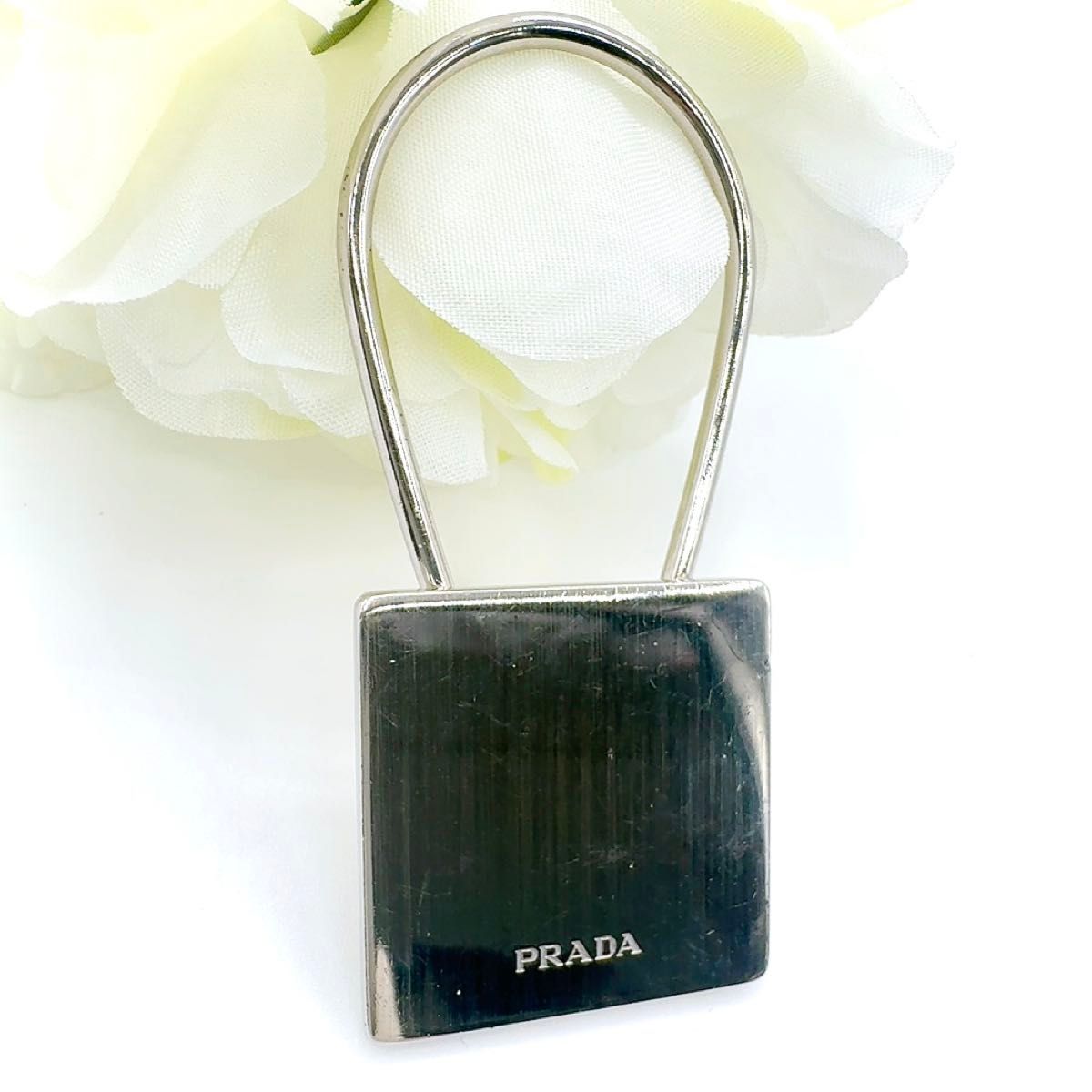 PRADA プラダ キーホルダー チャーム キーリング シルバー